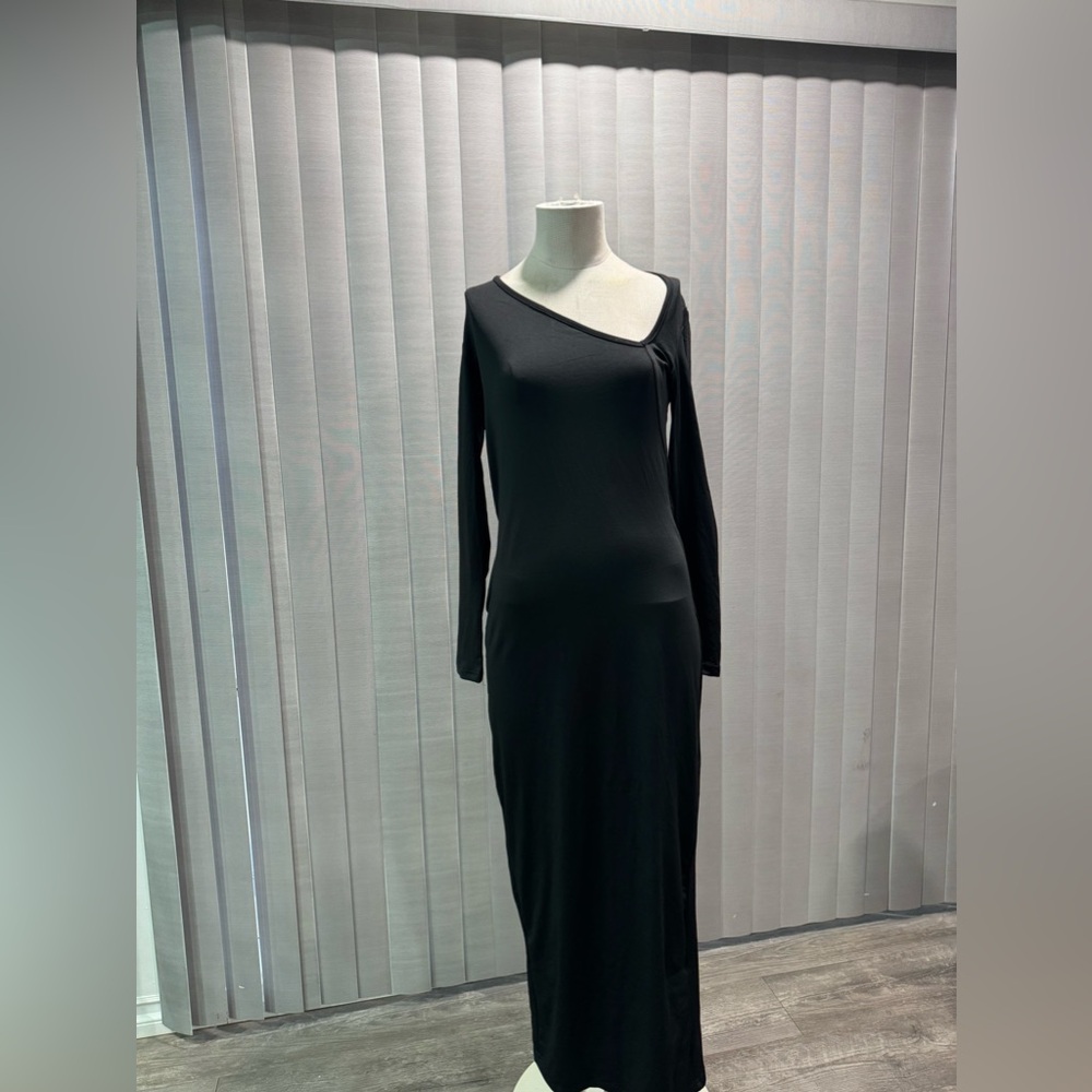 Elegant Black Long Sleeve Dress - Picture 3 of 8